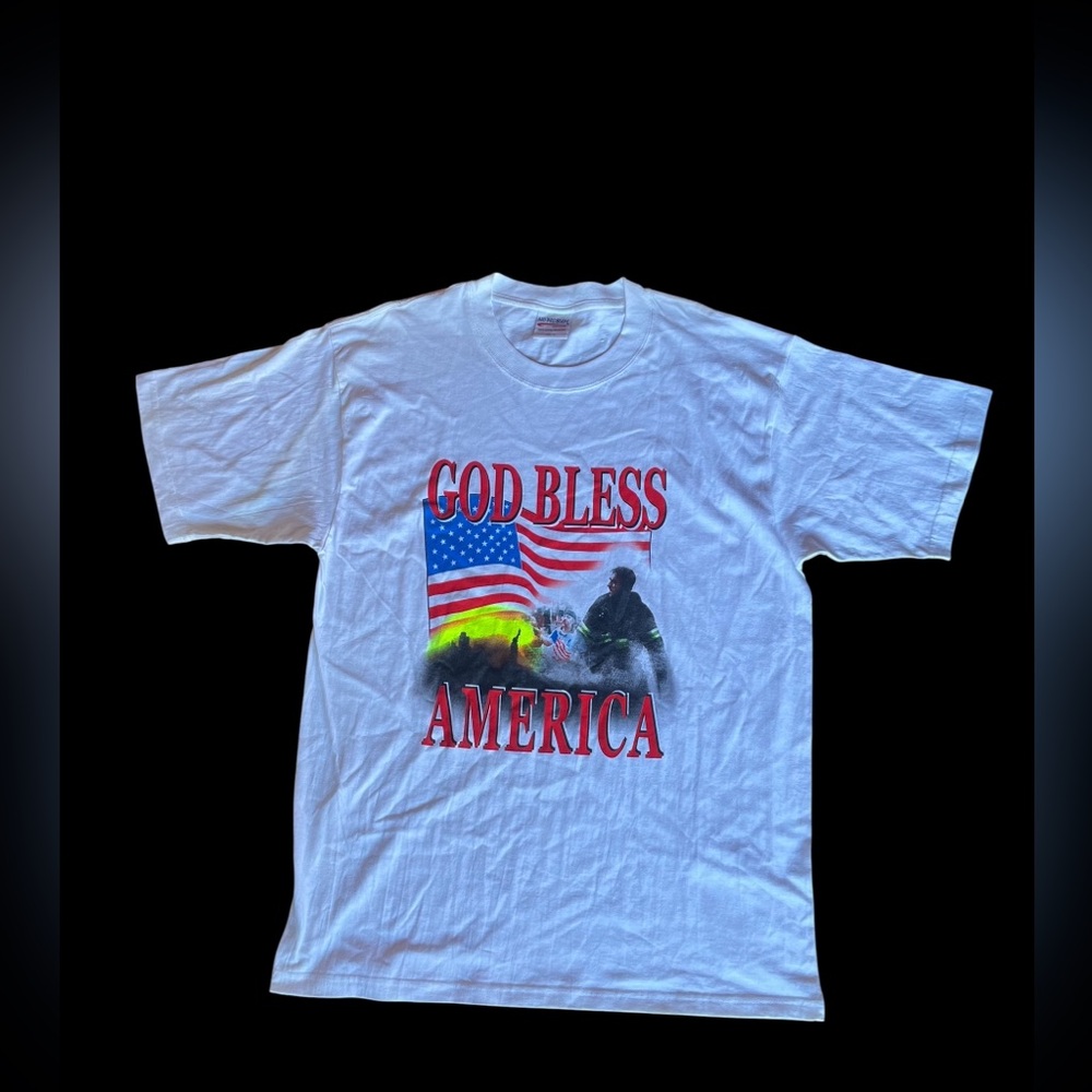 ✨White vintage 90s God Bless America graphic t-shirt✨